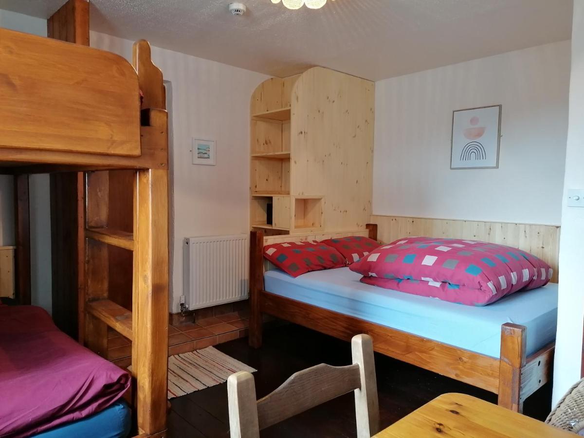 Aille River Tourist Hostel And Camping Doolin Ngoại thất bức ảnh