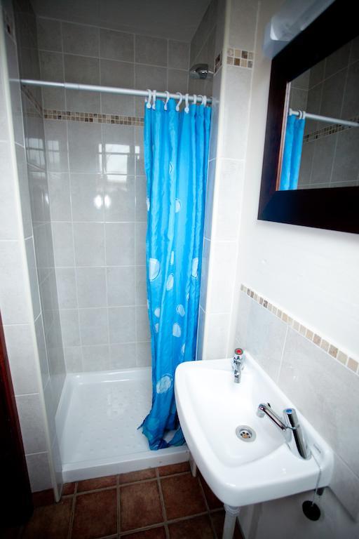 Aille River Tourist Hostel And Camping Doolin Phòng bức ảnh