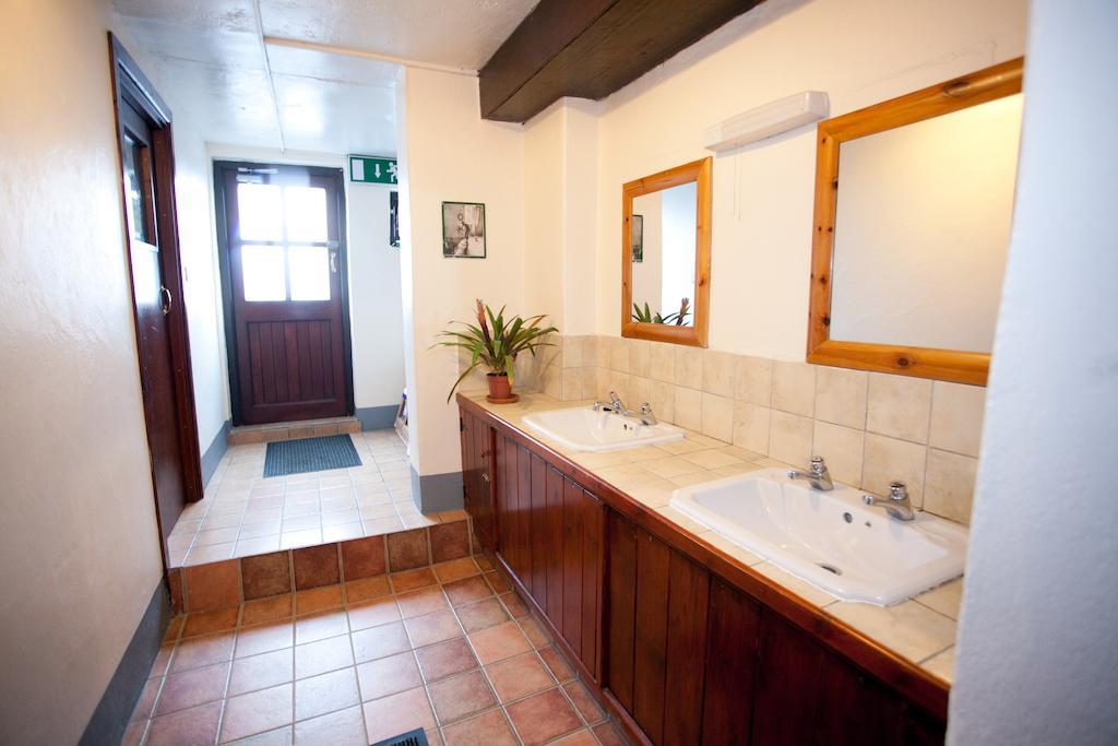Aille River Tourist Hostel And Camping Doolin Ngoại thất bức ảnh